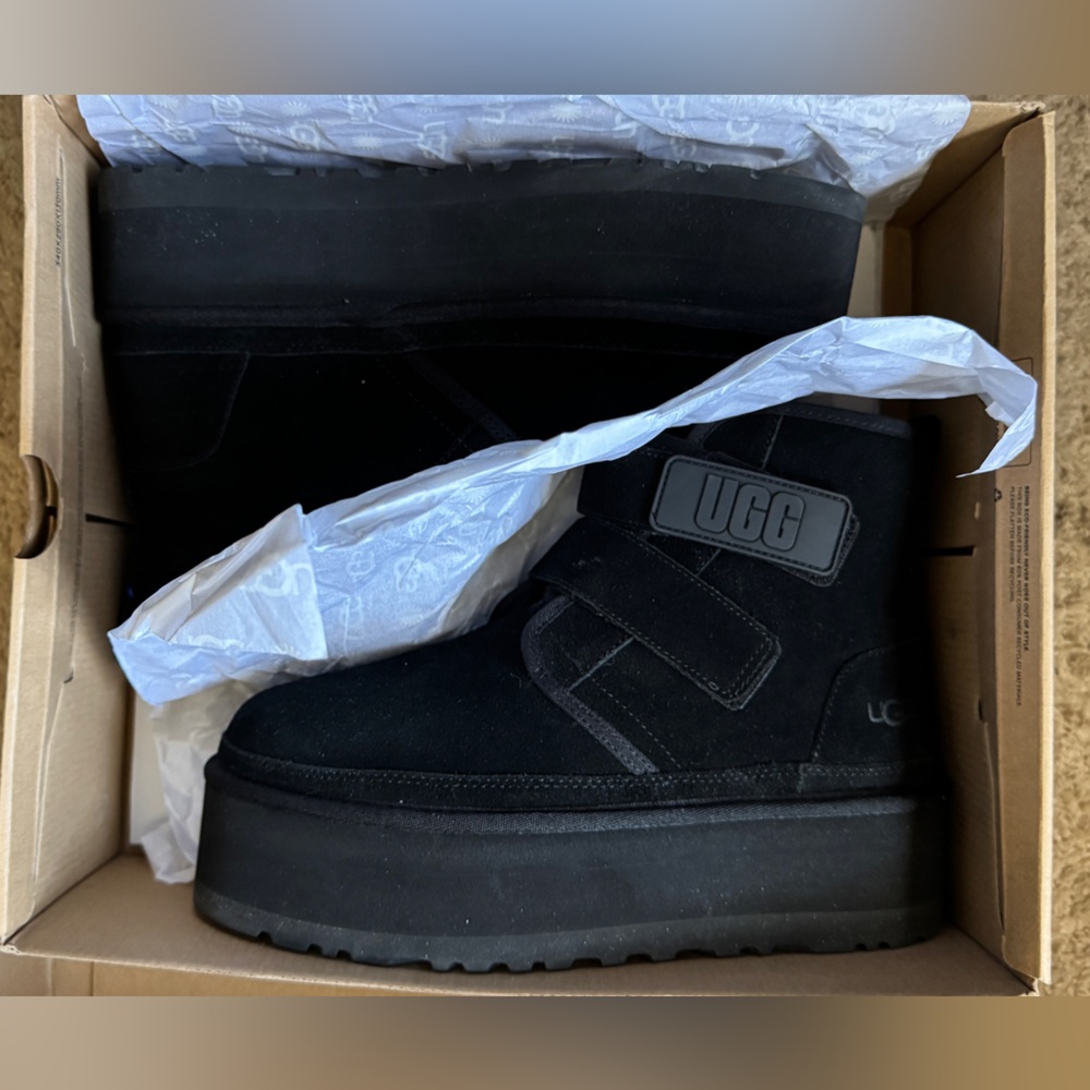 UGG Neumel Platform Chukka 'Black' size 9 / EU 40 womens